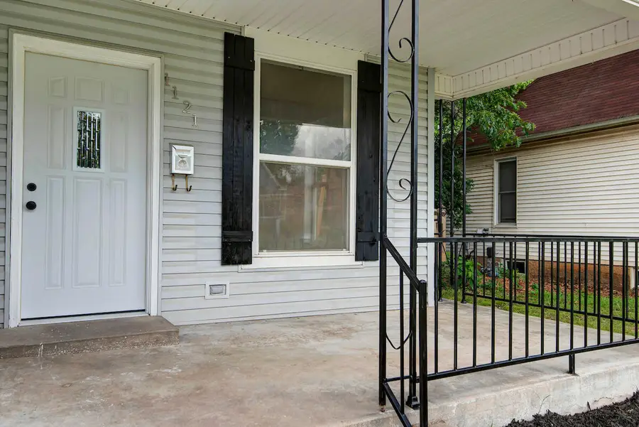 1121 W Florida Street, Springfield, MO 65803 - #2