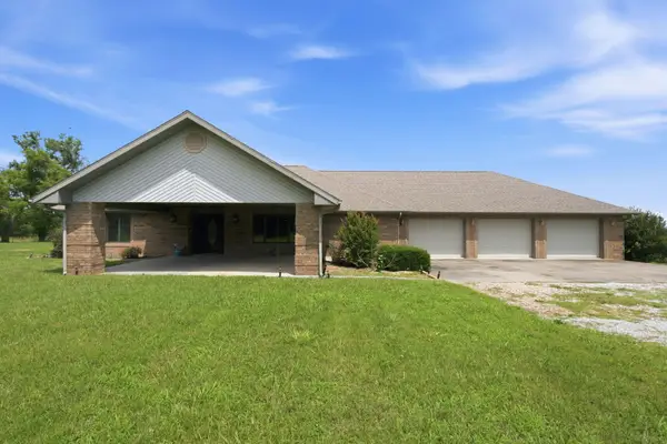 10590 E State Highway 86, Blue Eye, MO 65611