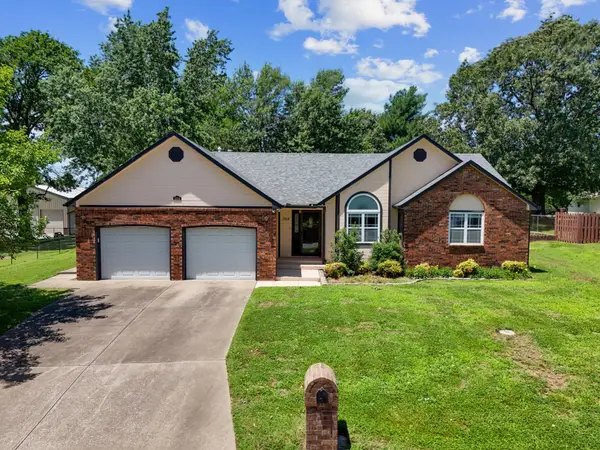 1014 Country Side Drive, Webb City, MO 64870