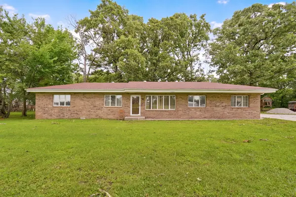 1315 E Church Street, Aurora, MO 65605