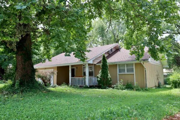 220 E Berkeley Street, Springfield, MO 65807