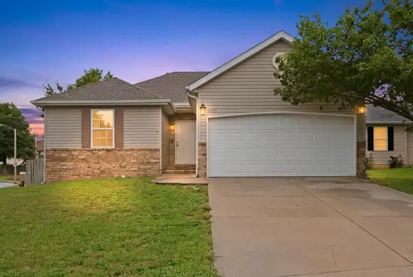 1135 S Almond Court, Nixa, MO 65714