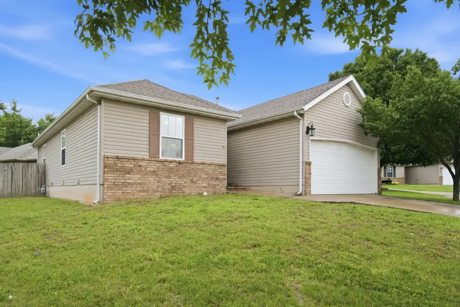 1135 S Almond Court, Nixa, MO 65714 - #3