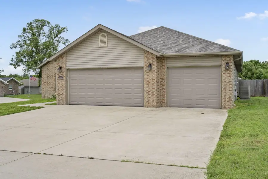 3103 N Albertha Avenue, Springfield, MO 65803 - #2
