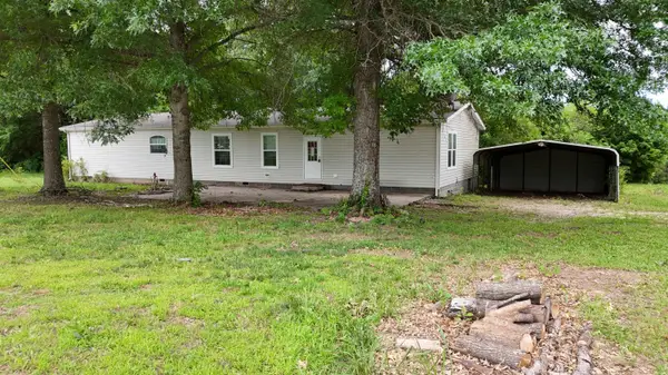 17975 3rd Street, Eagle Rock, MO 65641