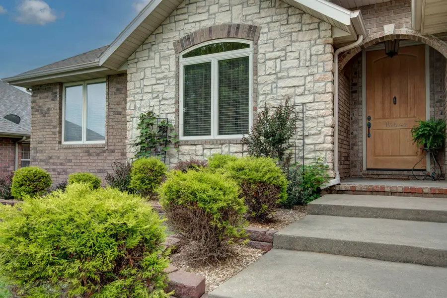 625 N Rockingham Avenue, Nixa, MO 65714 - #3