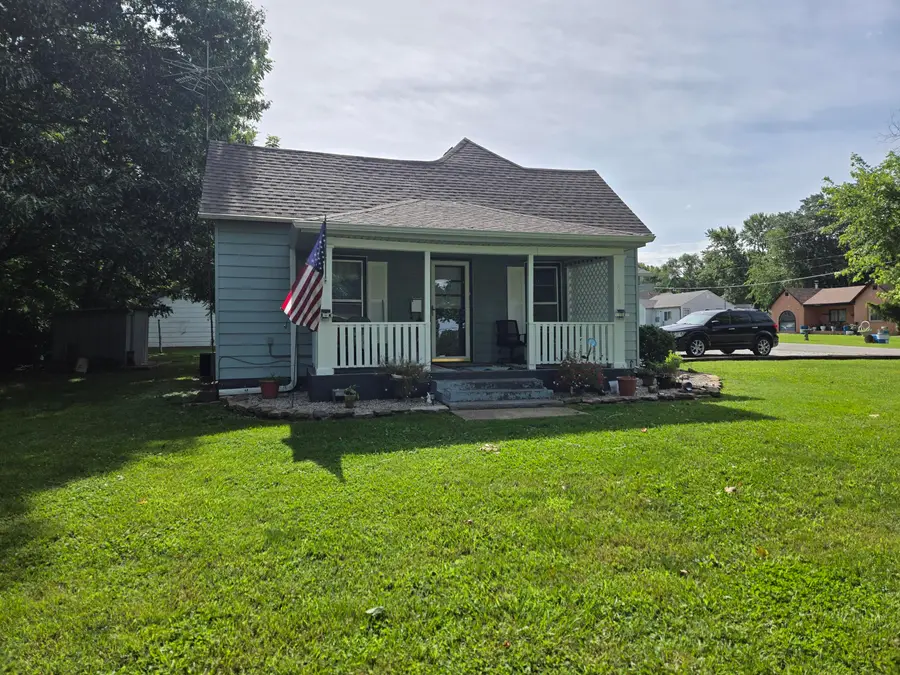 830 S Park Avenue, Aurora, MO 65605 - #2