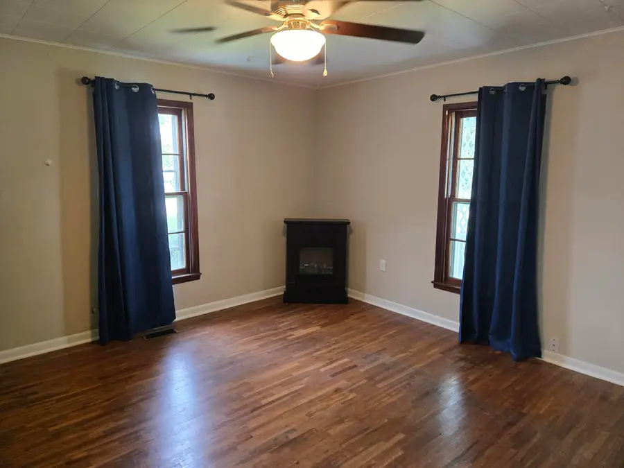 830 S Park Avenue, Aurora, MO 65605 - #3