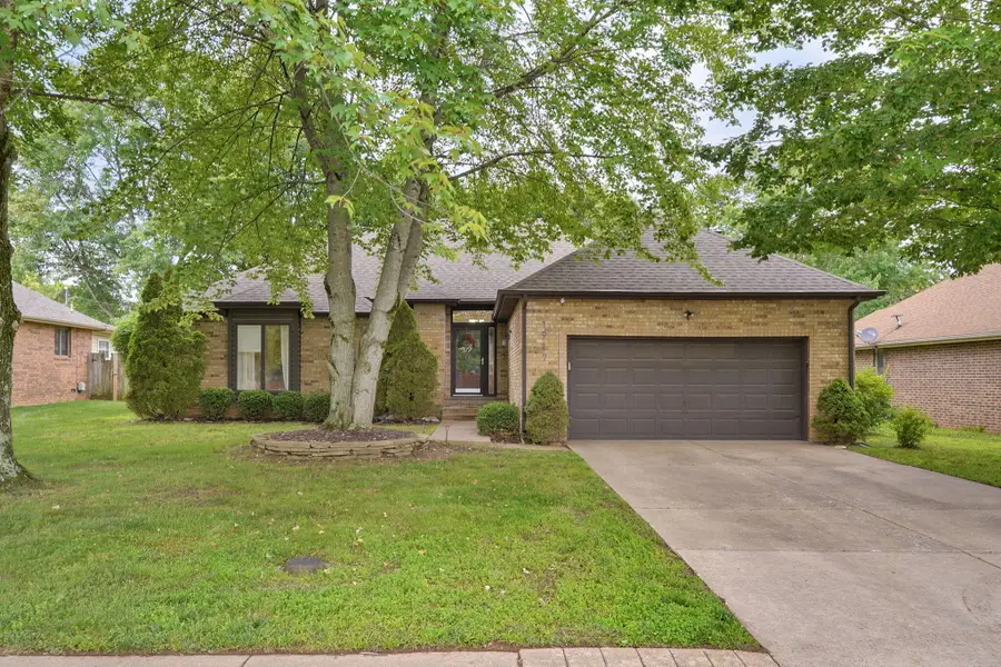 1917 S Forrest Heights Avenue, Springfield, MO 65809 - #2
