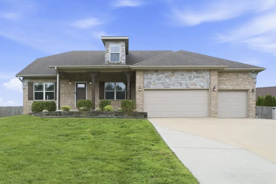 1813 N 7th Avenue, Ozark, MO 65721 - #2