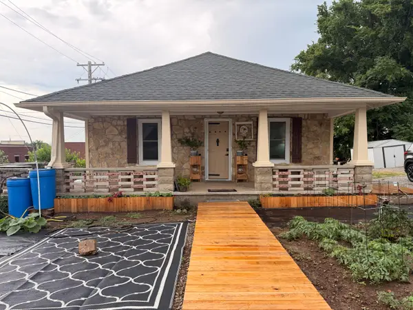 112 S High Street, Stockton, MO 65785
