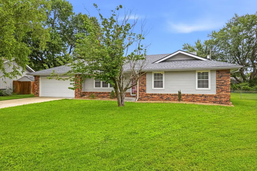 2550 S Weller Avenue, Springfield, MO 65804 - #3