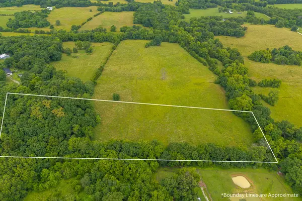 5 State Highway 32, Stockton, MO 65785