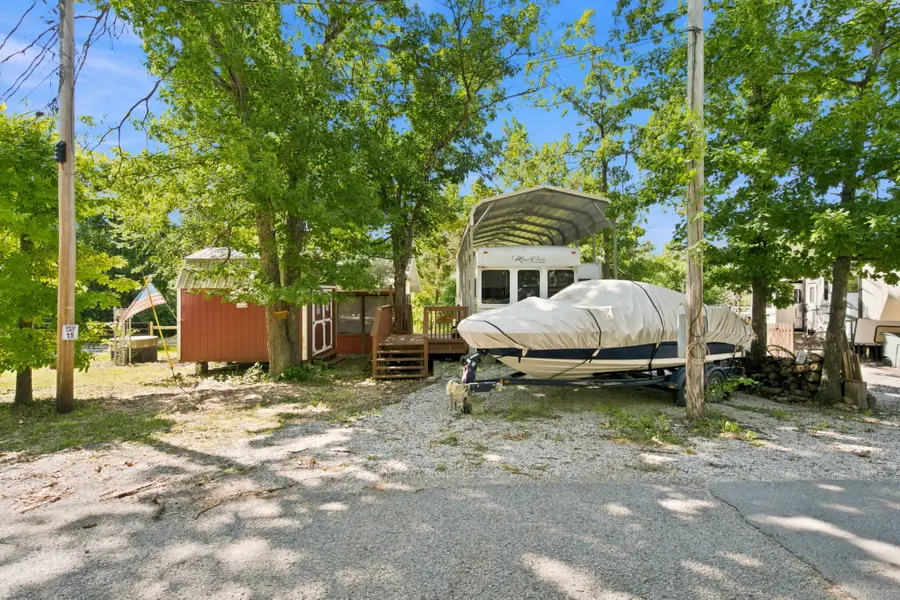 556 Jellystone Avenue, Hollister, MO 65672 - #2