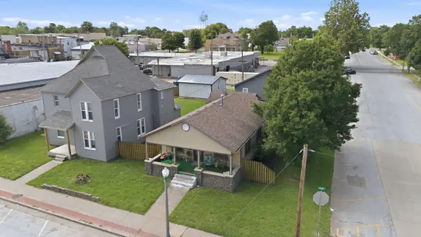 36 W Olive Street, Aurora, MO 65605
