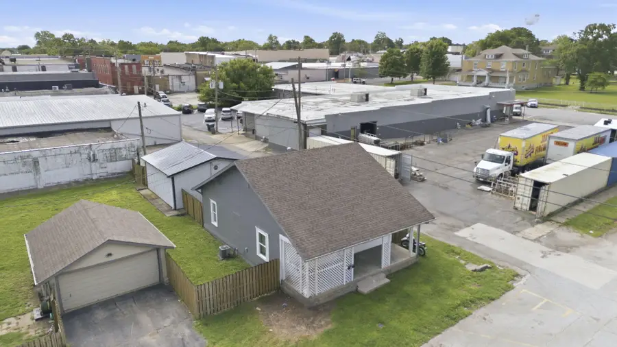 36 W Olive Street, Aurora, MO 65605 - #3