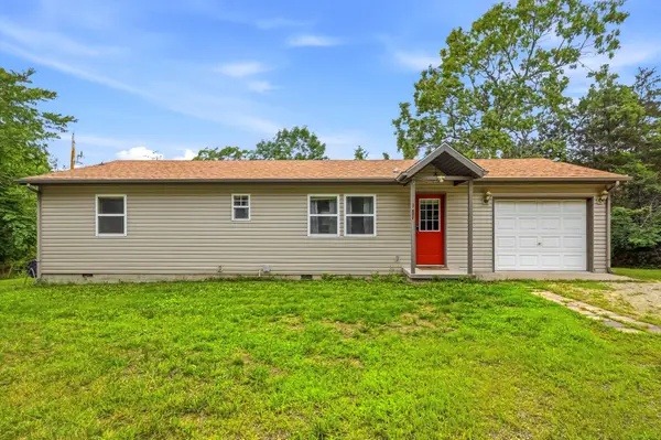 52 Trenidy Lane, Reeds Spring, MO 65737