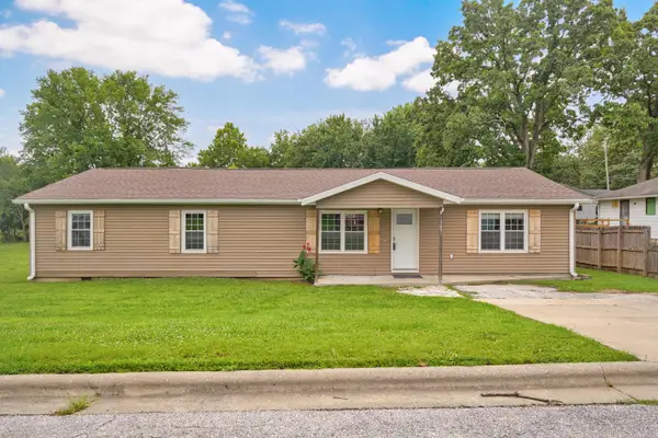 1009 W Division Street, Bolivar, MO 65613
