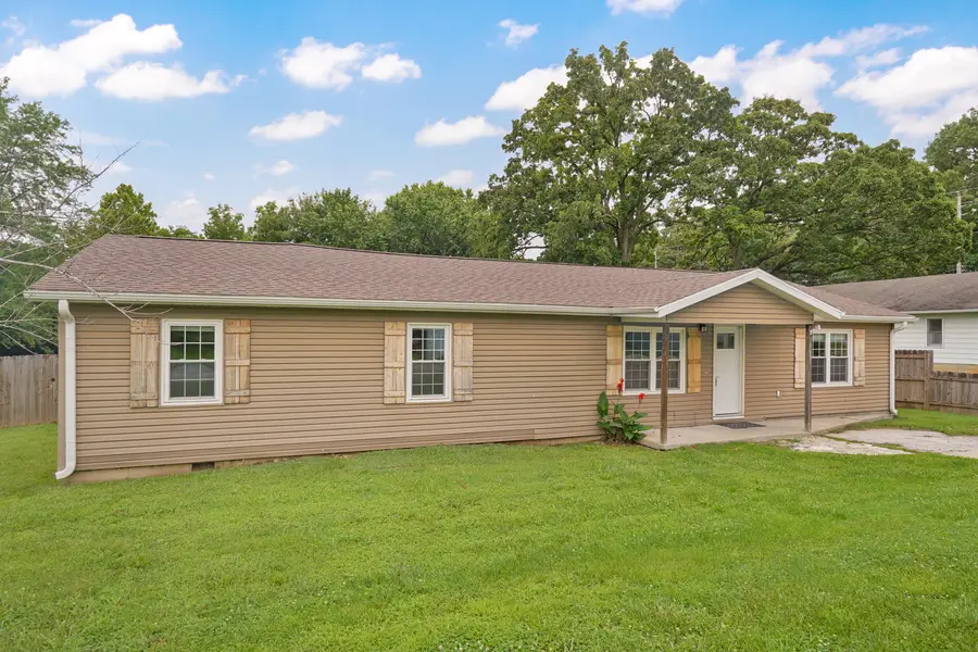 1009 W Division Street, Bolivar, MO 65613 - #2