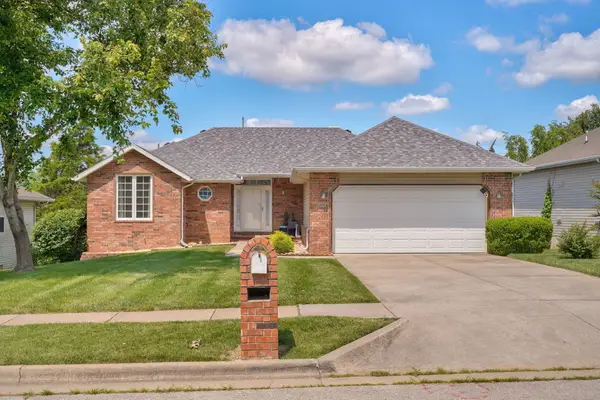 3523 S Brunswick Avenue, Springfield, MO 65809