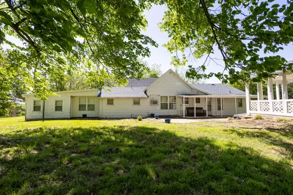 000 Canyon Road Road, Ozark, MO 65721