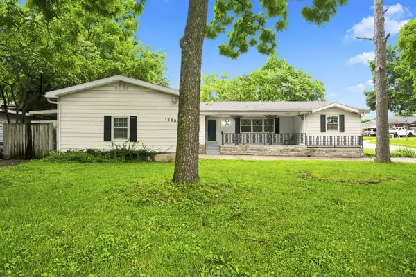 1668 S Sieger Drive, Springfield, MO 65804