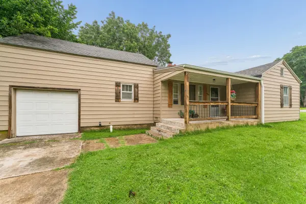 443 E Burford Street, Marshfield, MO 65706