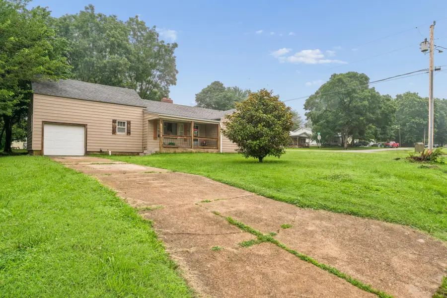 443 E Burford Street, Marshfield, MO 65706 - #3