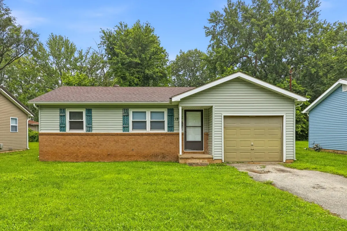 1302 S Estate Avenue, Springfield, MO 65804 - #1