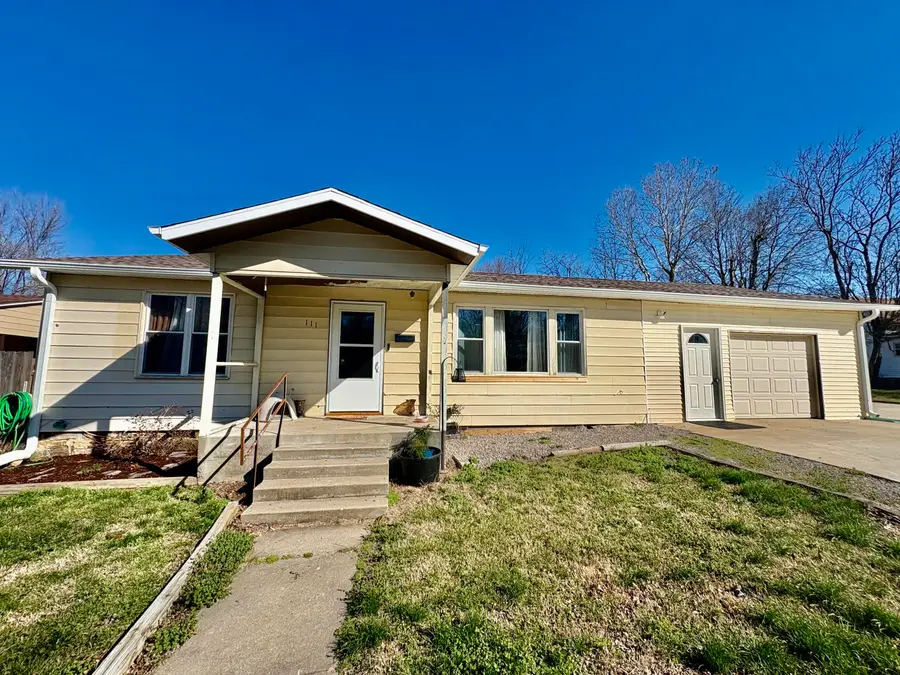 111 W Lee Street, Aurora, MO 65605 - #2