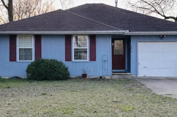 2015 N Benton Avenue, Springfield, MO 65803