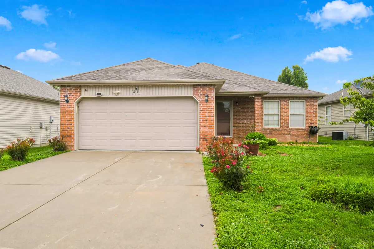 631 S Mahn Avenue, Springfield, MO 65802 - #1