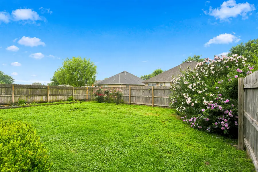 631 S Mahn Avenue, Springfield, MO 65802 - #3