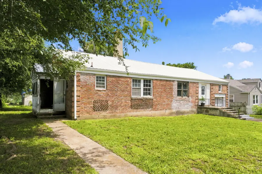 409 E Olive Street, Bolivar, MO 65613 - #3