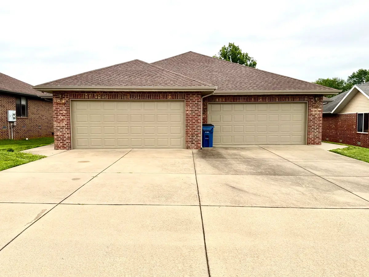 4034 S Fort Avenue, Springfield, MO 65807 - #1