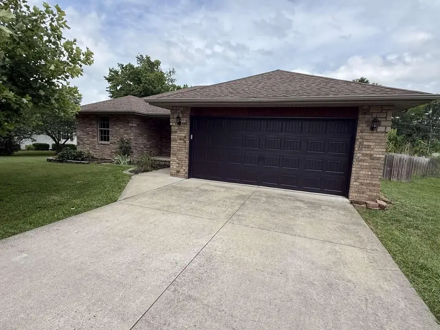 1904 S 14th Avenue, Ozark, MO 65721 - #2