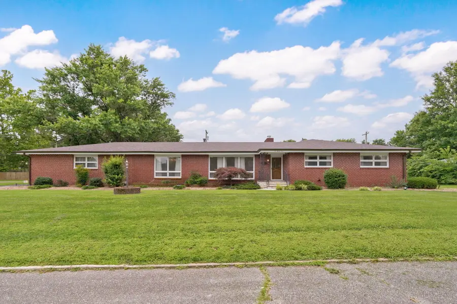 635 Valley View Drive, Mount Vernon, MO 65712 - #2