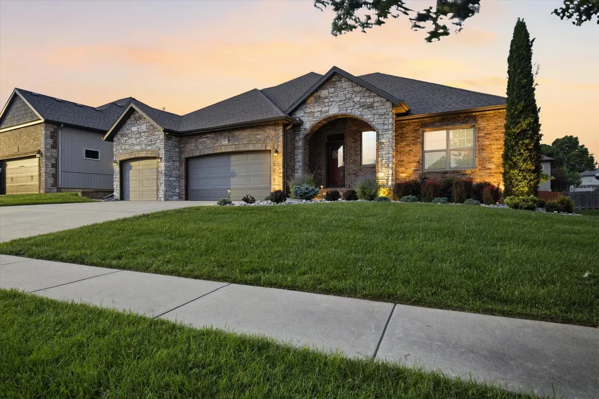 597 E Selby Drive, Nixa, MO 65714 - #1