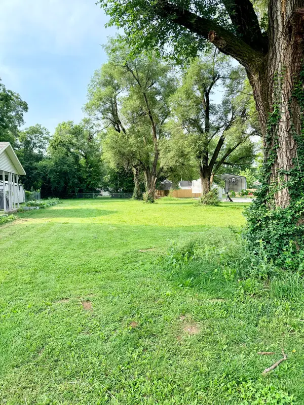 000w Mc Pherson Street, Greenfield, MO 65661