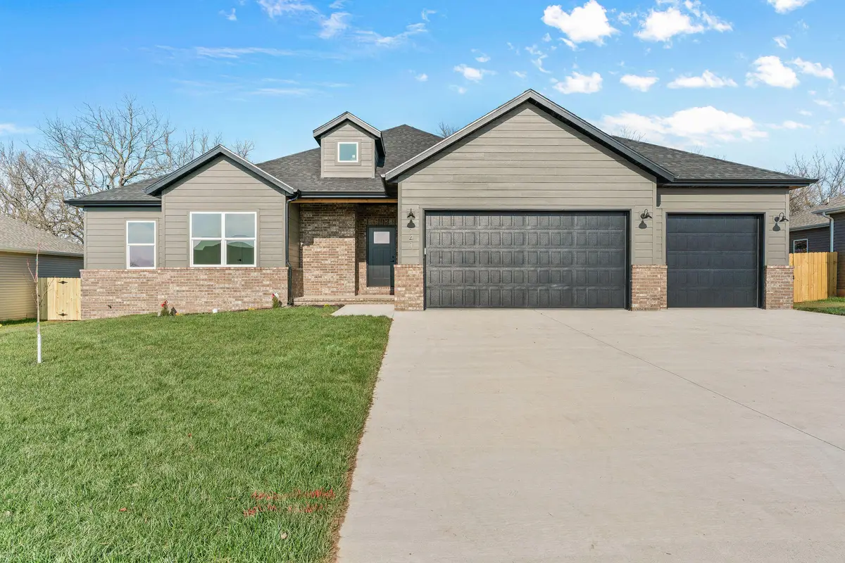 185 E Clayton Lane, Republic, MO 65738 - #1