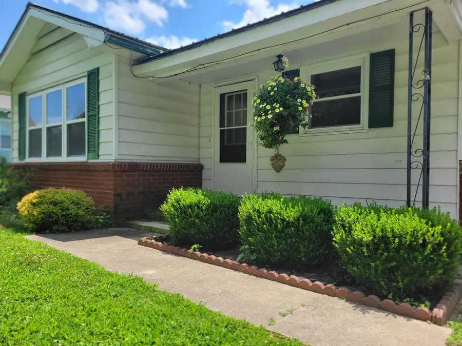 204 W Oak Street, Stockton, MO 65785 - #2