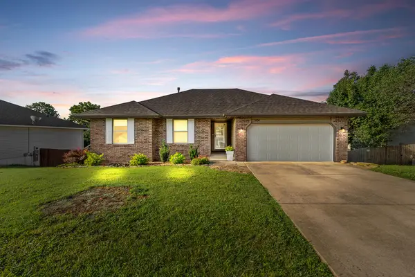 2030 E Charles Street, Republic, MO 65738