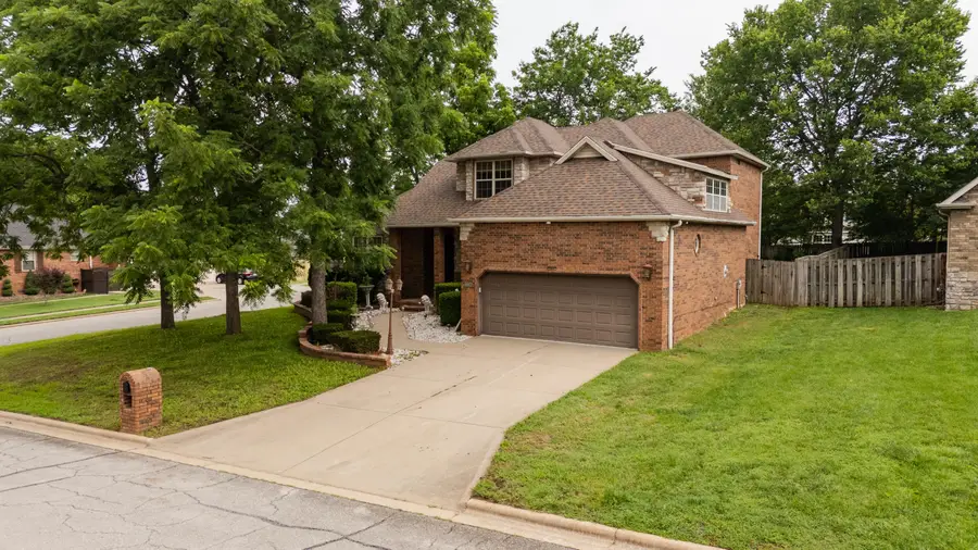 2229 E Kentwood Street, Republic, MO 65738 - #3