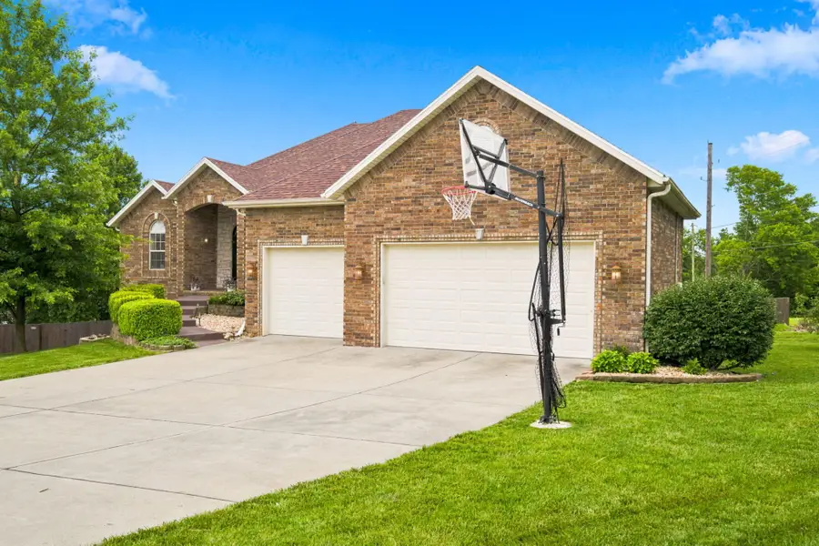 2418 W Crestwood Street, Ozark, MO 65721 - #2