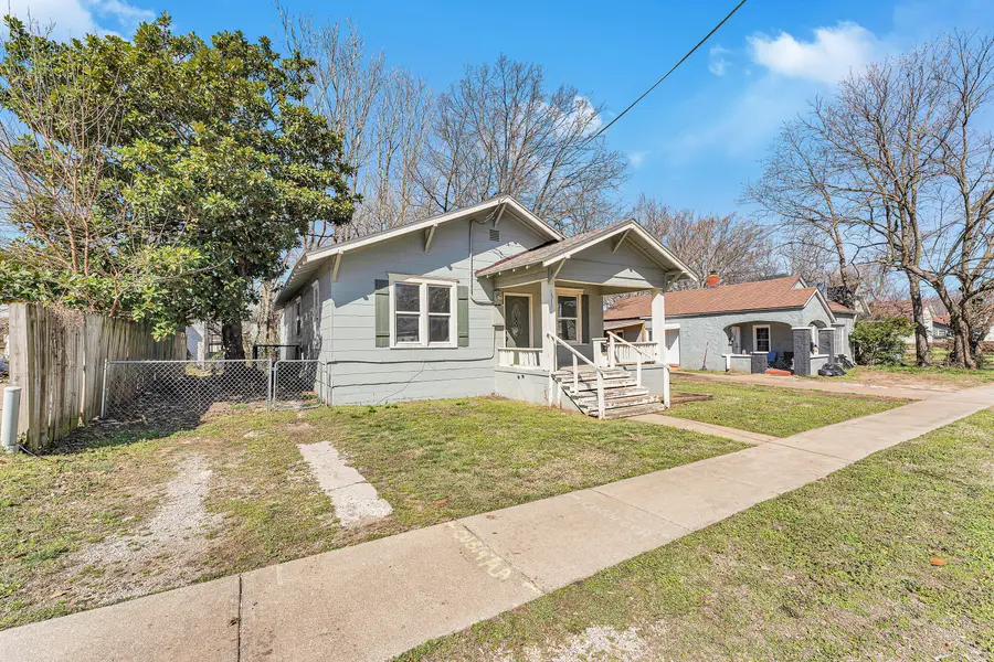 1511 N Lyon Avenue, Springfield, MO 65803 - #2