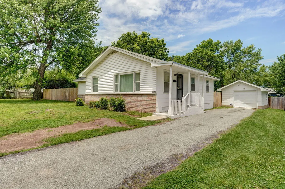 2021 W Olive Street, Springfield, MO 65802 - #1