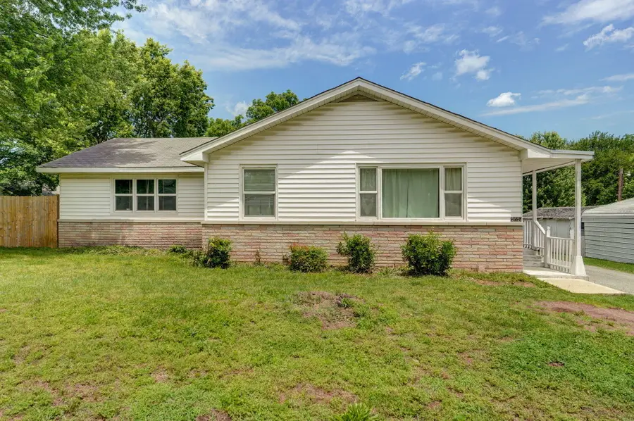 2021 W Olive Street, Springfield, MO 65802 - #2