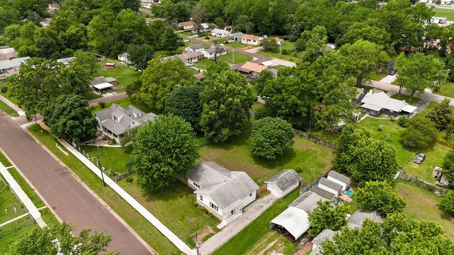 2021 W Olive Street, Springfield, MO 65802 - #3