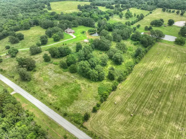 000 State Line Road, Seneca, MO 64865
