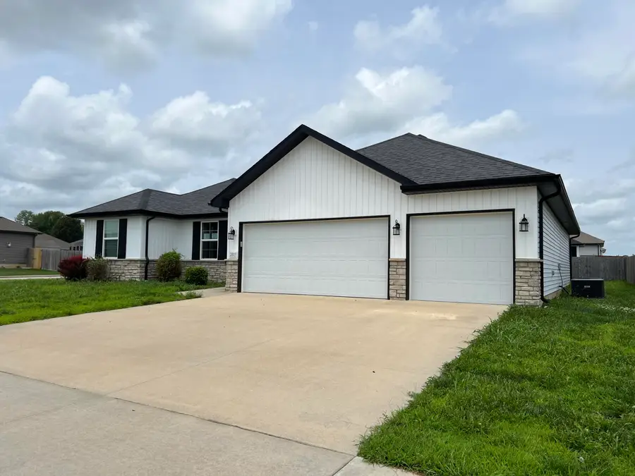 2803 E Auburn Hills Street, Republic, MO 65738 - #3